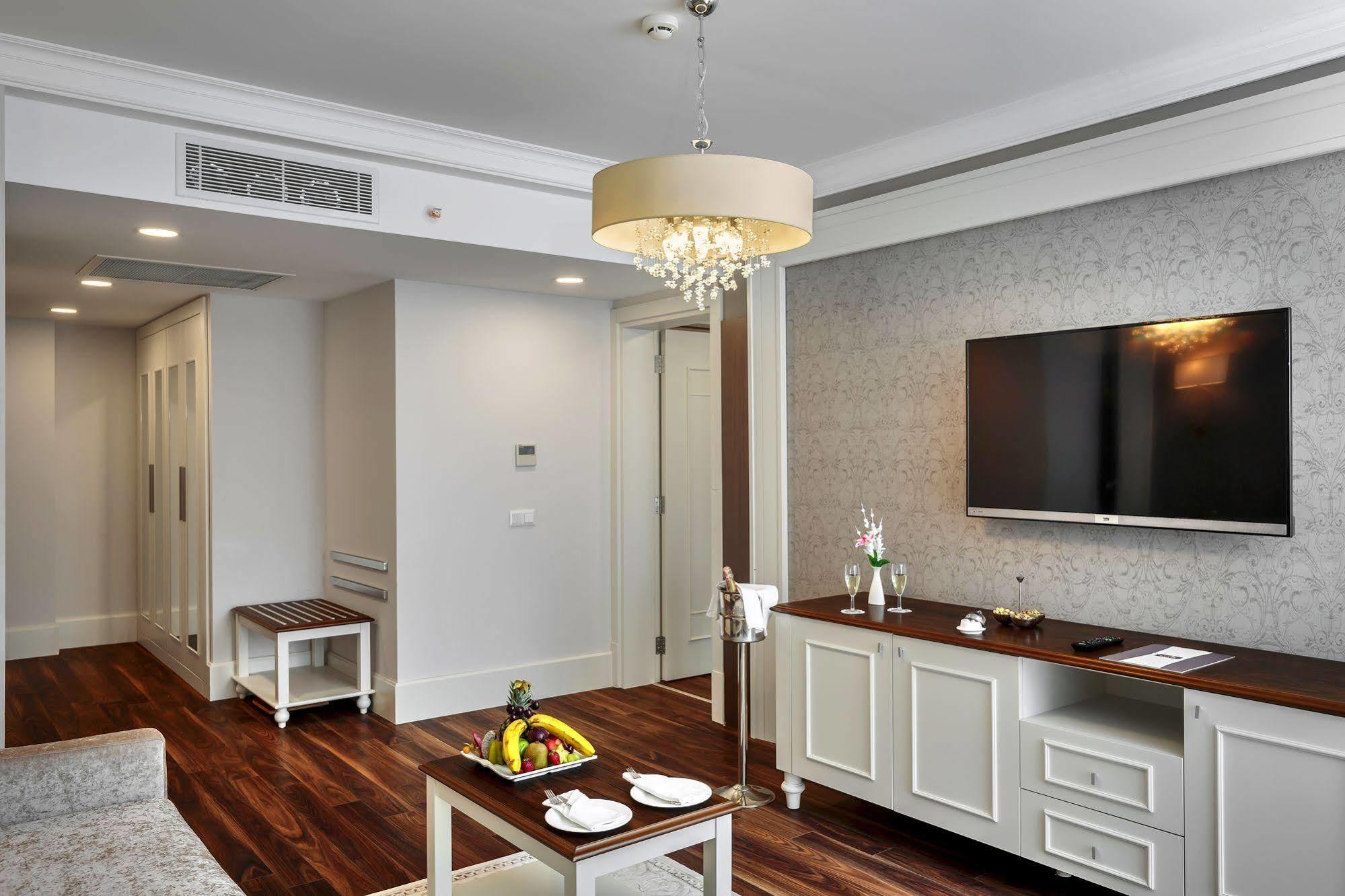 Sunis Efes Royal Palace Resort & Spa Özdere Extérieur photo